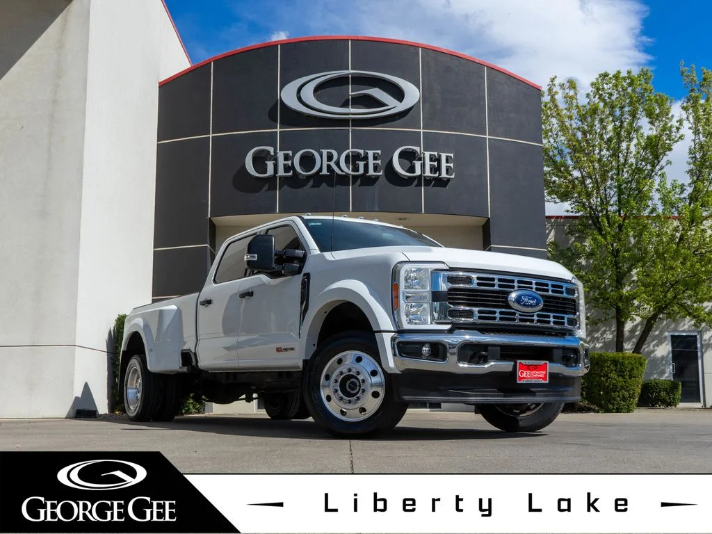 2023 Ford F-450 XLT 4x4 Crew Cab 8' Box DRW's photo