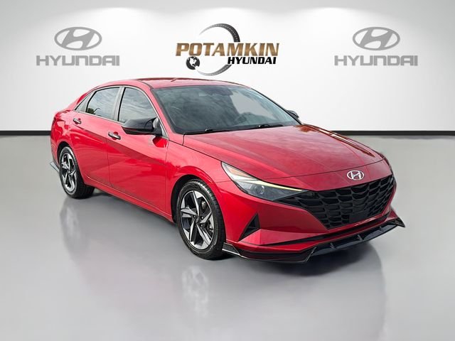 Used 2023 Red Hyundai SEL image 3