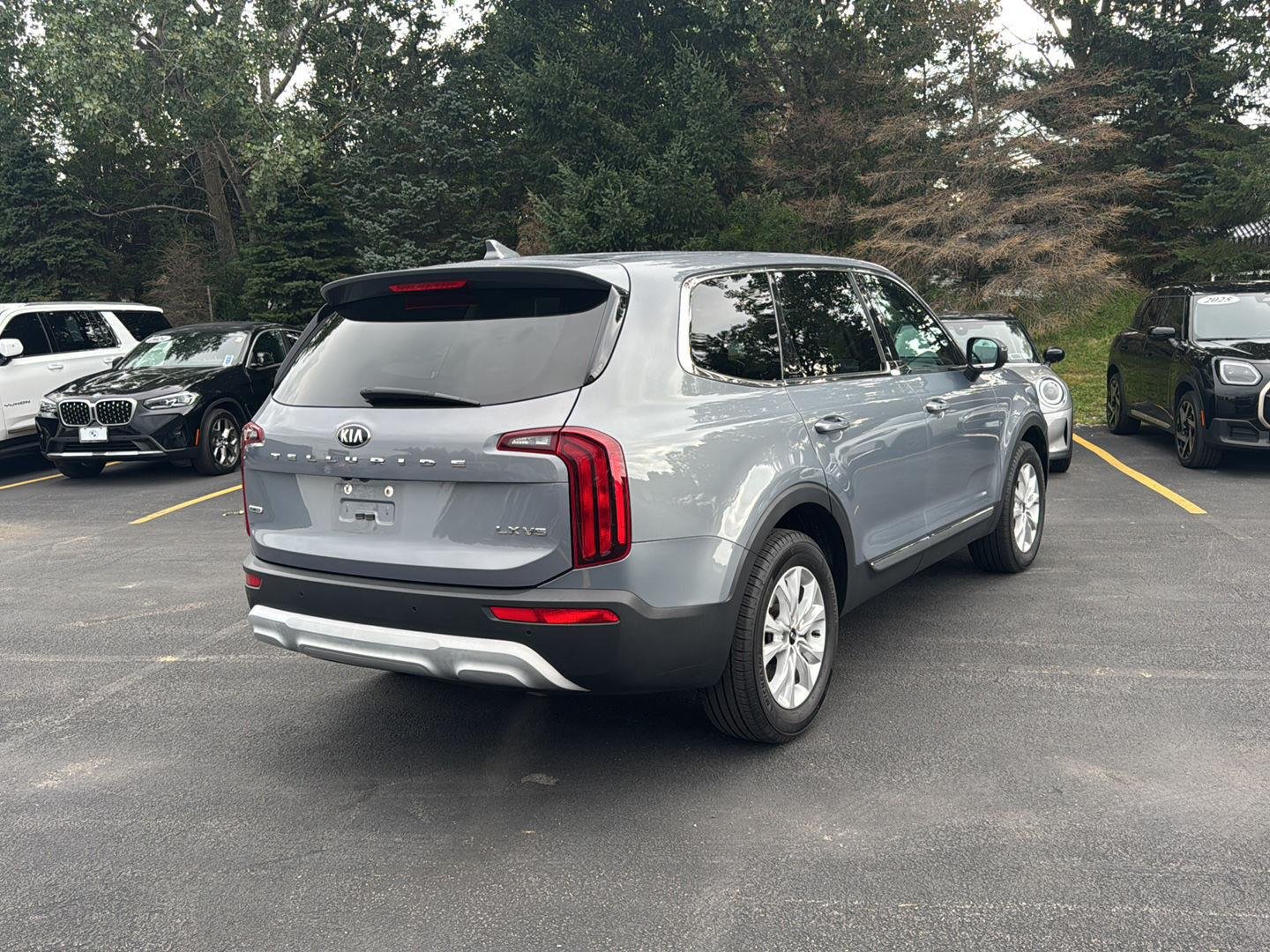 Used 2021 Everlasting Silver Kia LX image 3