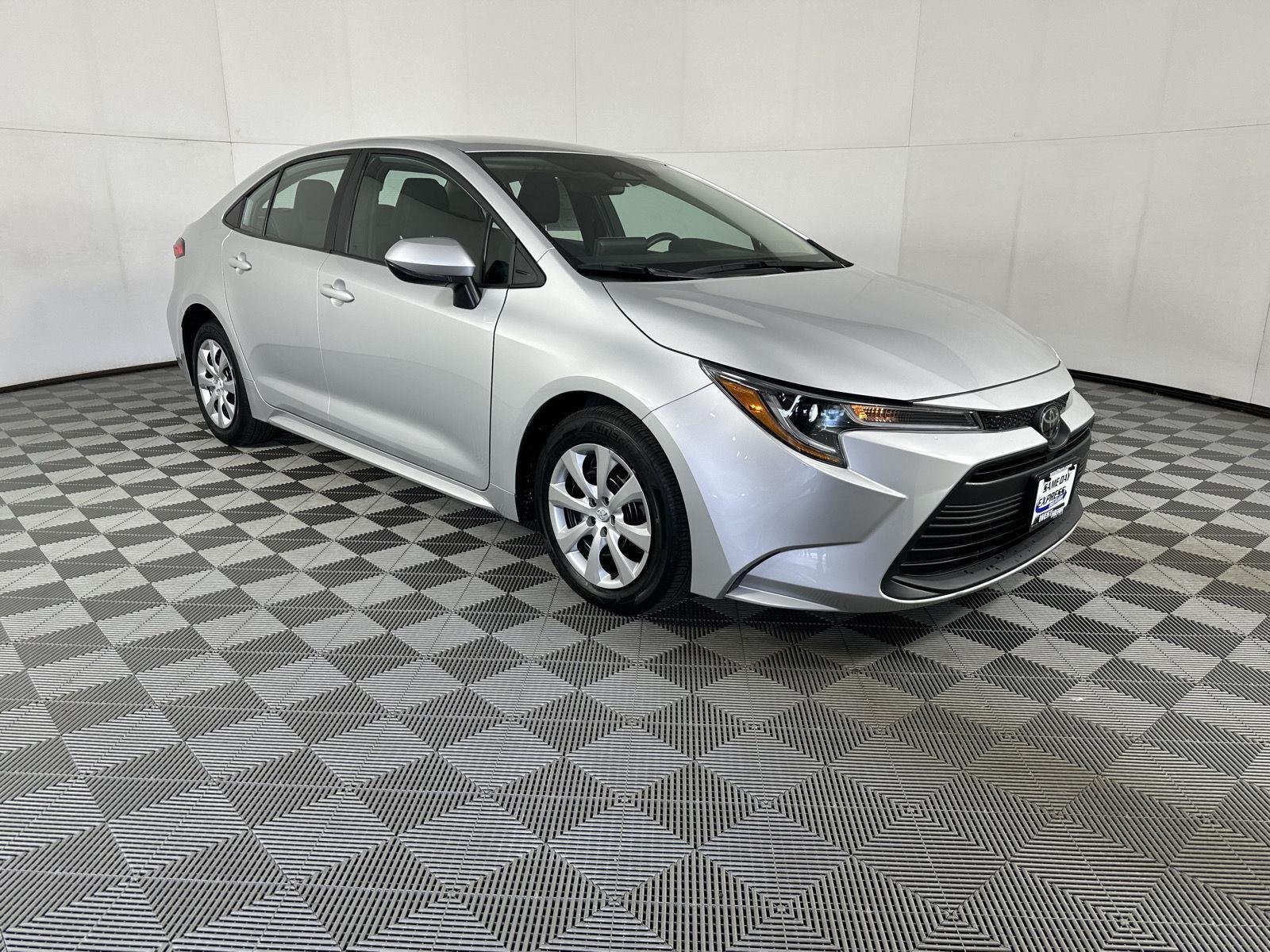 Certified Used 2024 Classic Silver Metallic Toyota  image 12