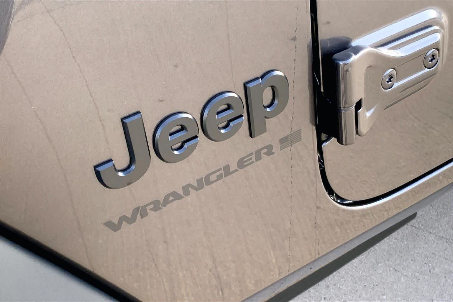 New 2026 Granite Crystal Metallic Clear-Coat Exterior Paint Jeep Sport image 15