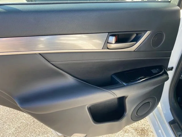 Used 2015 White Lexus 350 image 35