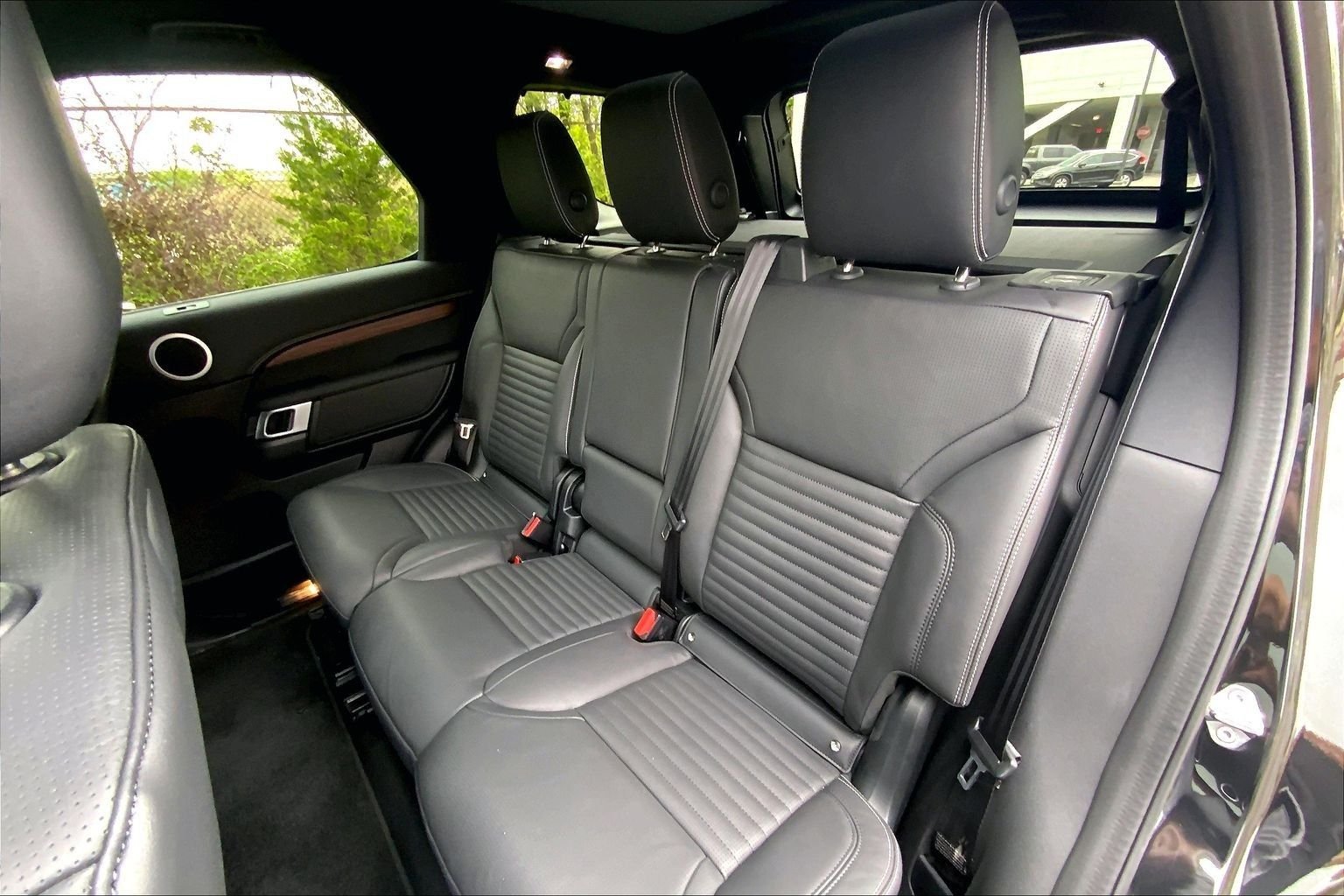 Certified Used 2025 Santorini Black Metallic Land Rover Dynamic SE image 20