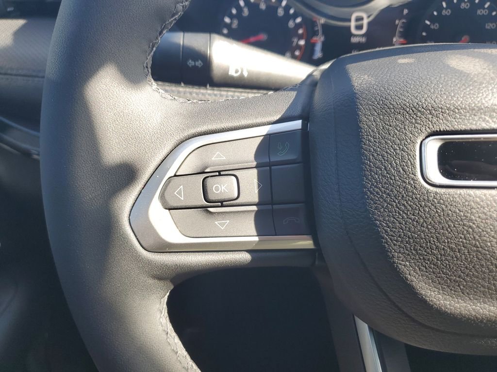 New 2026 Sting-Gray Clearcoat Jeep Latitude image 22