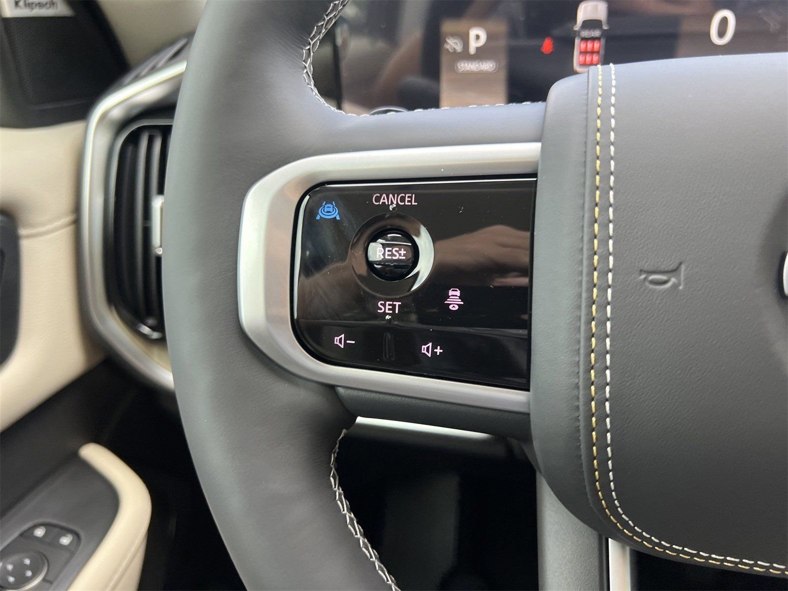 2025 Nissan Armada Platinum Reserve - Photo 12