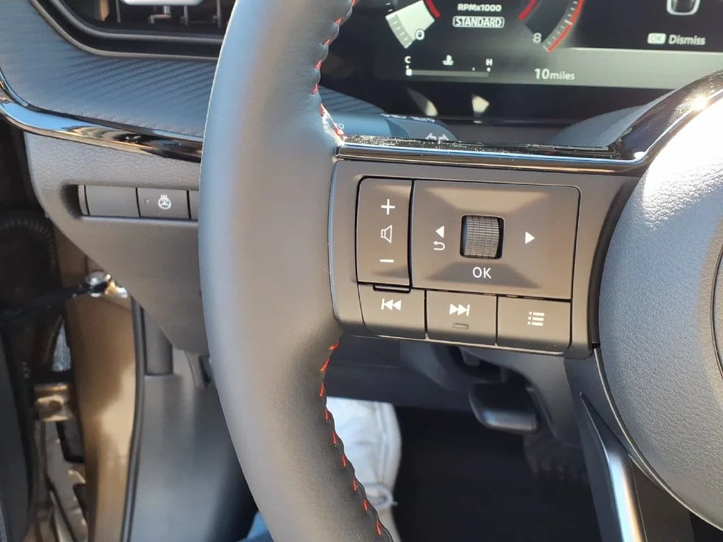 New 2027 Canyon Bronze Metallic Nissan SR image 20