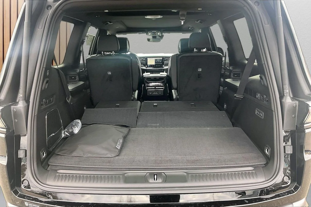 New 2026 High Gloss Black Exterior Paint Jeep Limited Reserve image 28