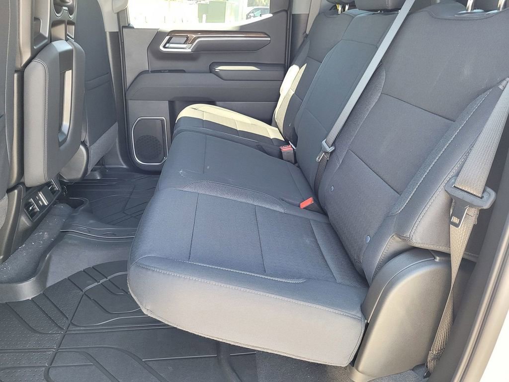 2025 Chevrolet Silverado 1500 LT - Photo 7