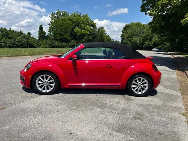 Used 2017 Red Volkswagen 1.8T SE image 4