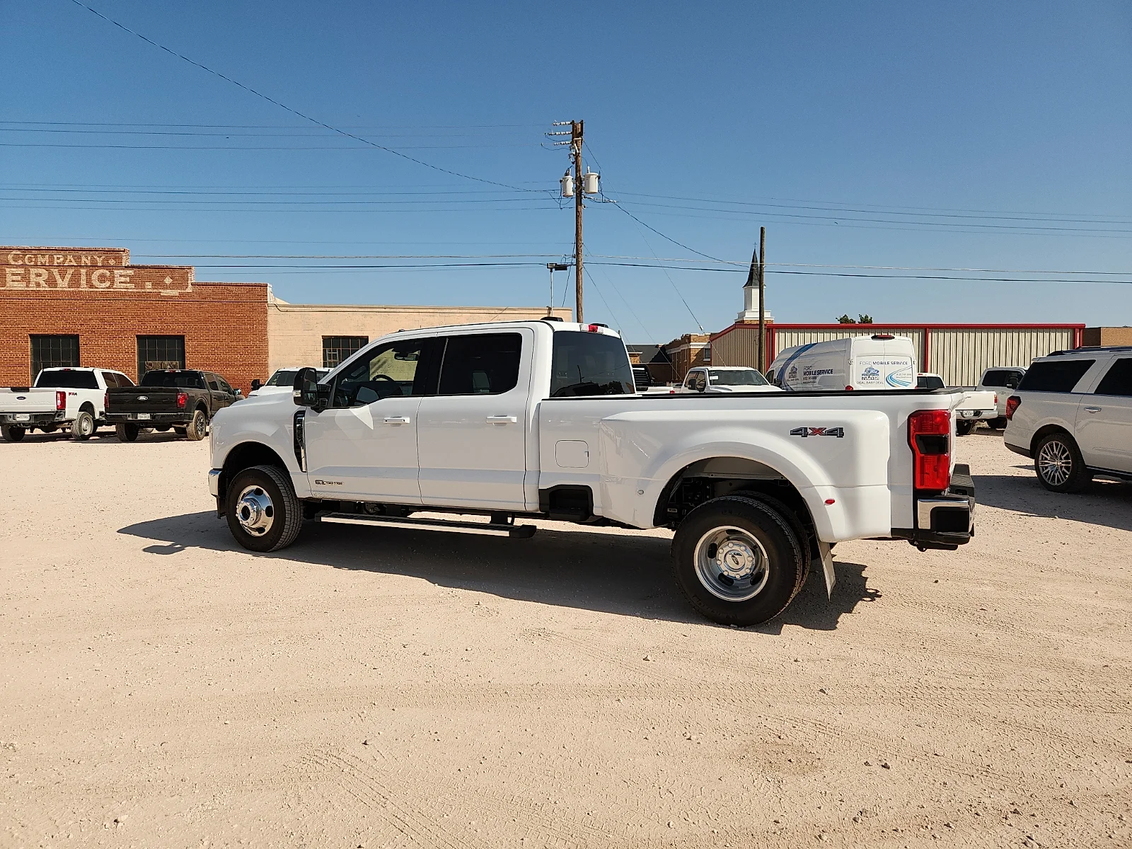 New 2026 Oxford White Ford Lariat image 4