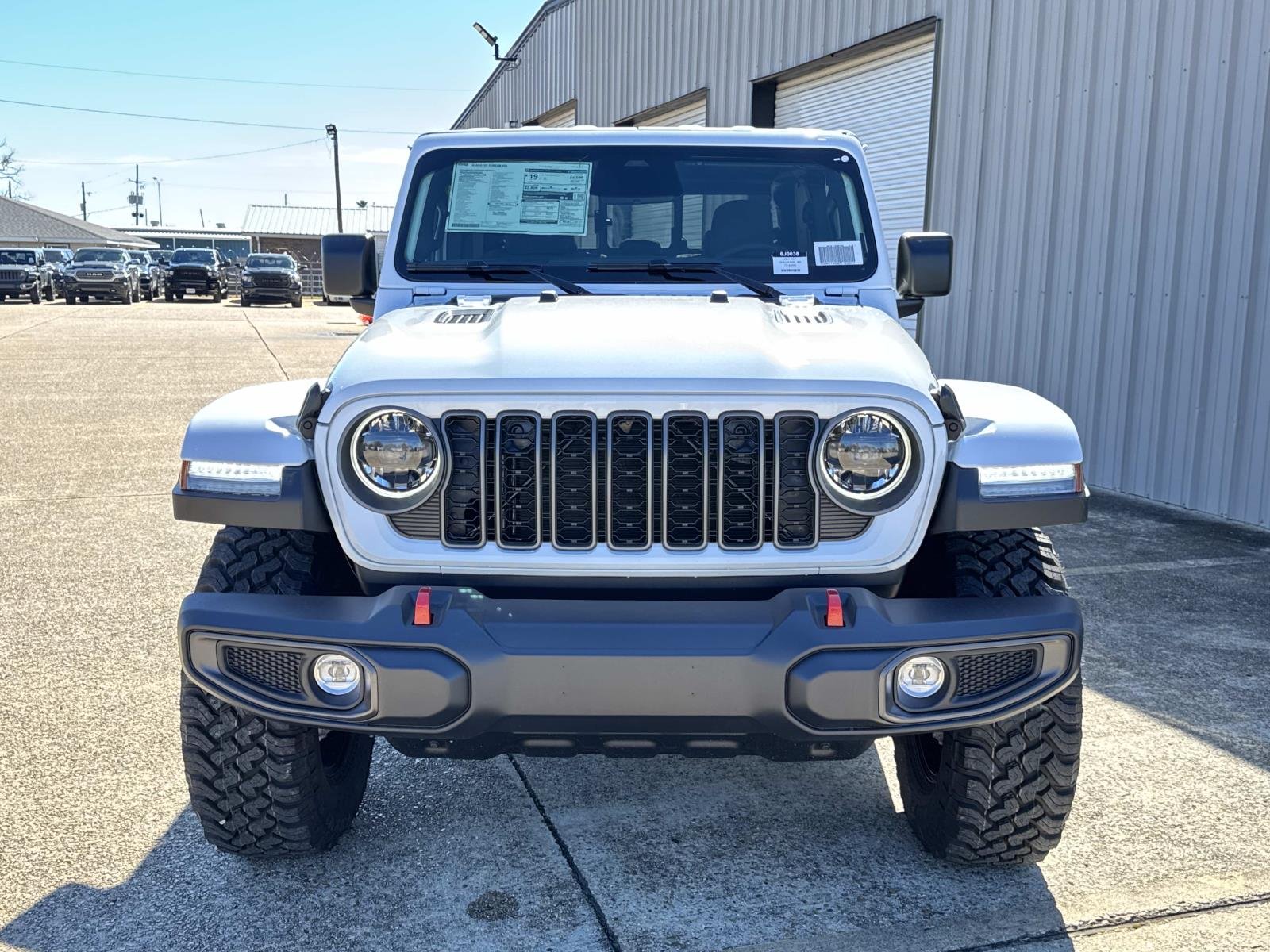 New 2026 Bright White Clear-Coat Exterior Paint Jeep Rubicon image 2