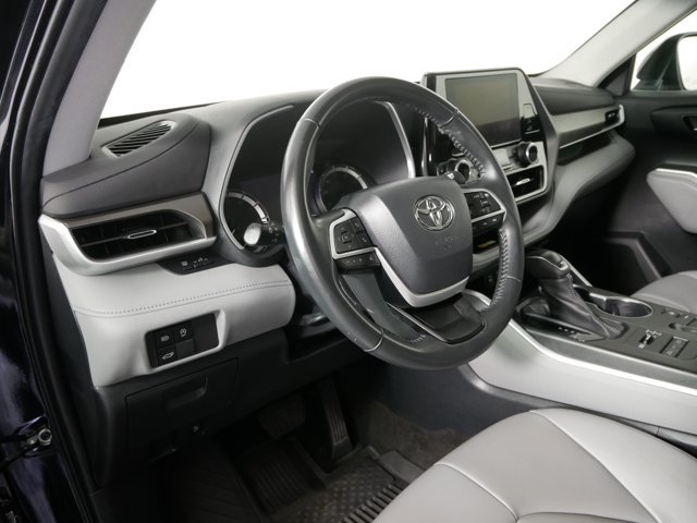 Used 2023 Midnight Black Metallic Toyota XLE image 10