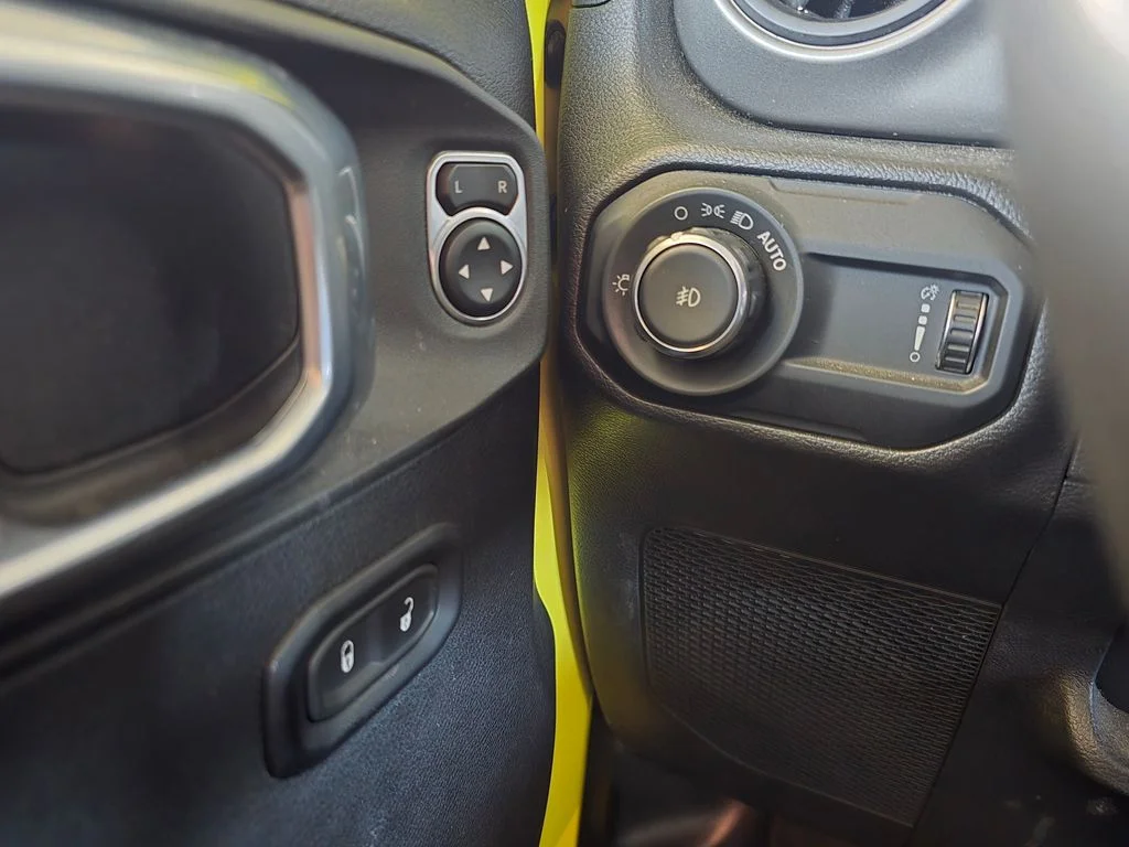 Used 2023 Yellow Jeep Sport S image 15