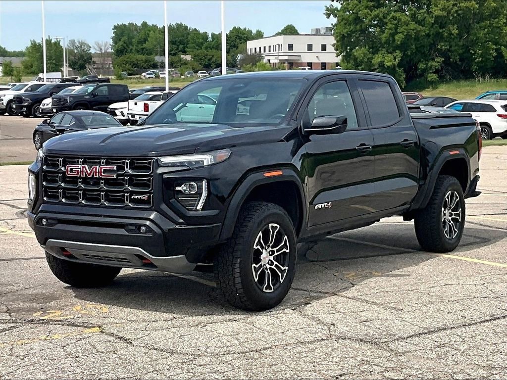 2024 GMC Canyon AT4 4WD Crew Cab Short Box's photo