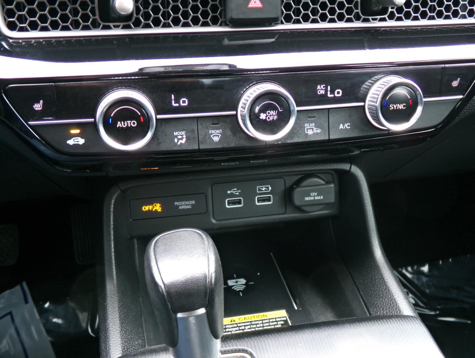 2024 Honda Civic Touring - Photo 12