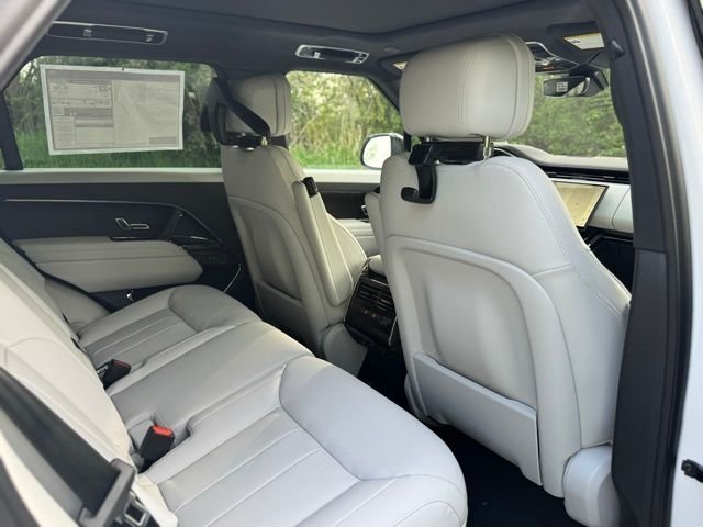 New 2026 Ostuni Pearl White LAND ROVER SE image 16