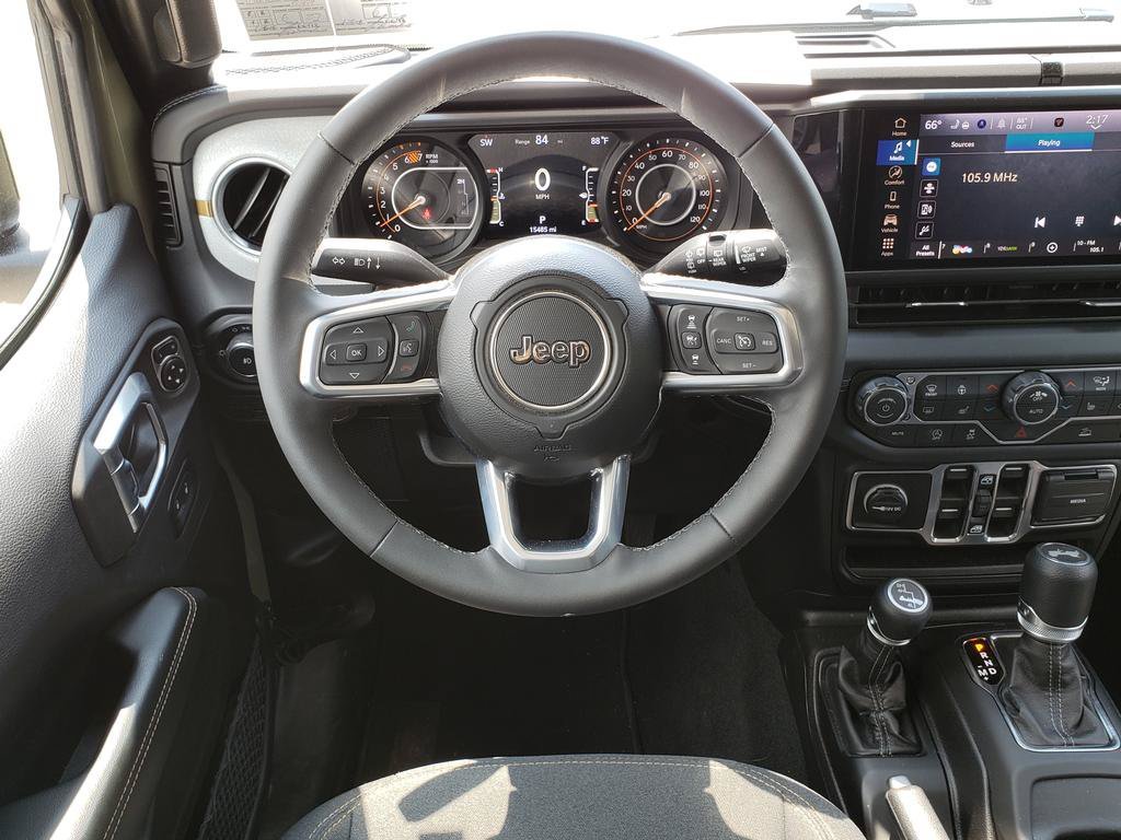 Used 2026 41 Jeep Sahara image 16