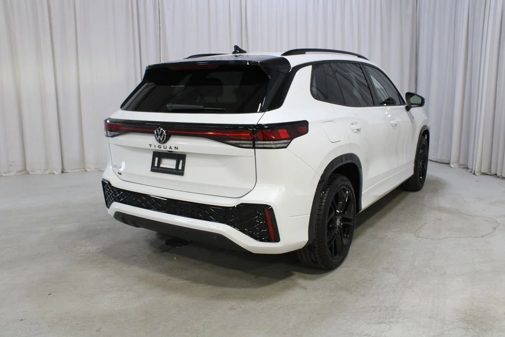 New 2026 White Volkswagen 2.0T SE R-Line Black image 26