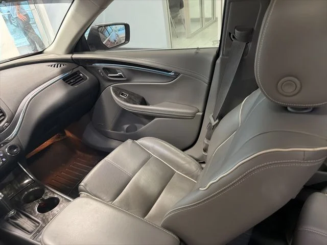 Used 2015 Red Chevrolet LTZ image 34
