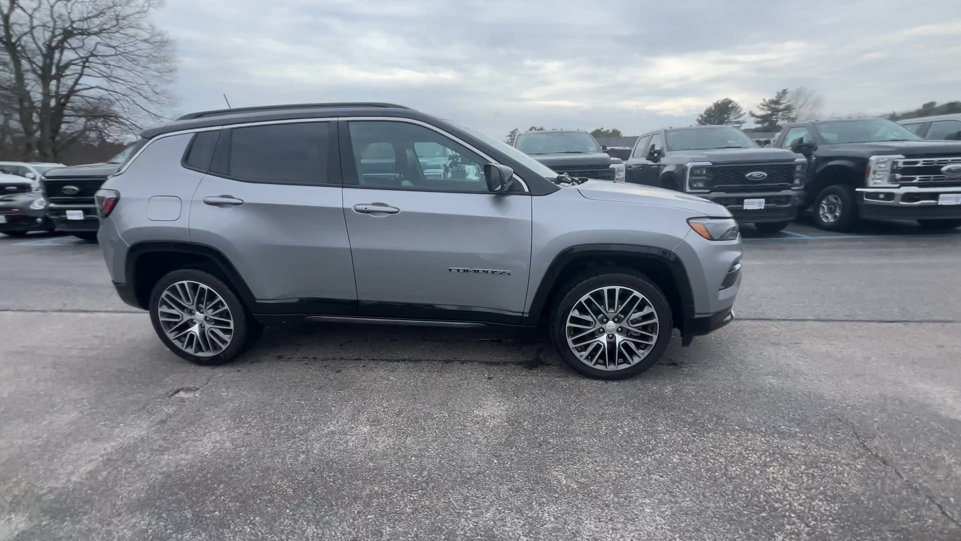 Certified Used 2023 Silver Jeep Limited image 20