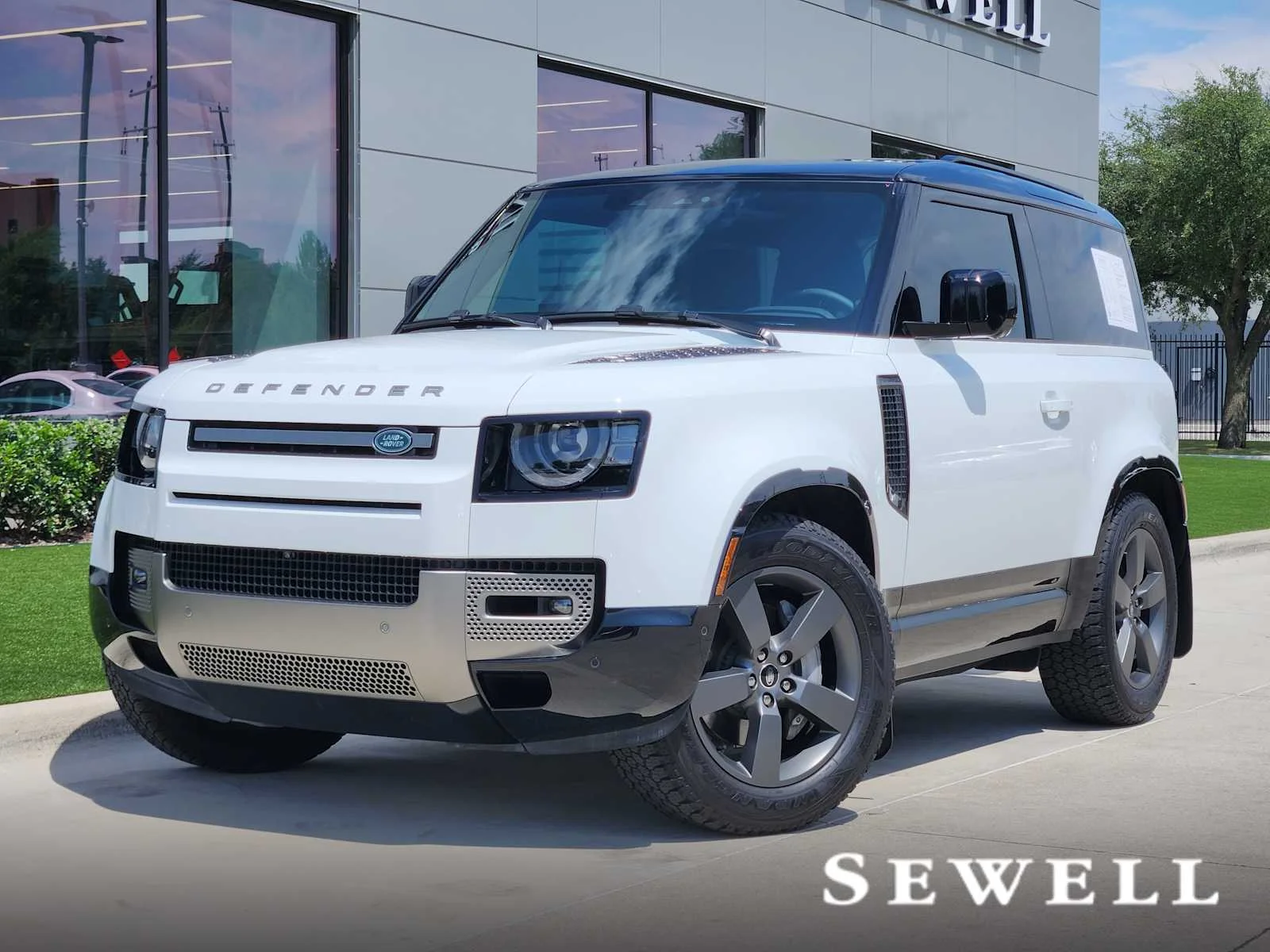2025 Land Rover Defender 90 X-Dynamic SE P400's photo