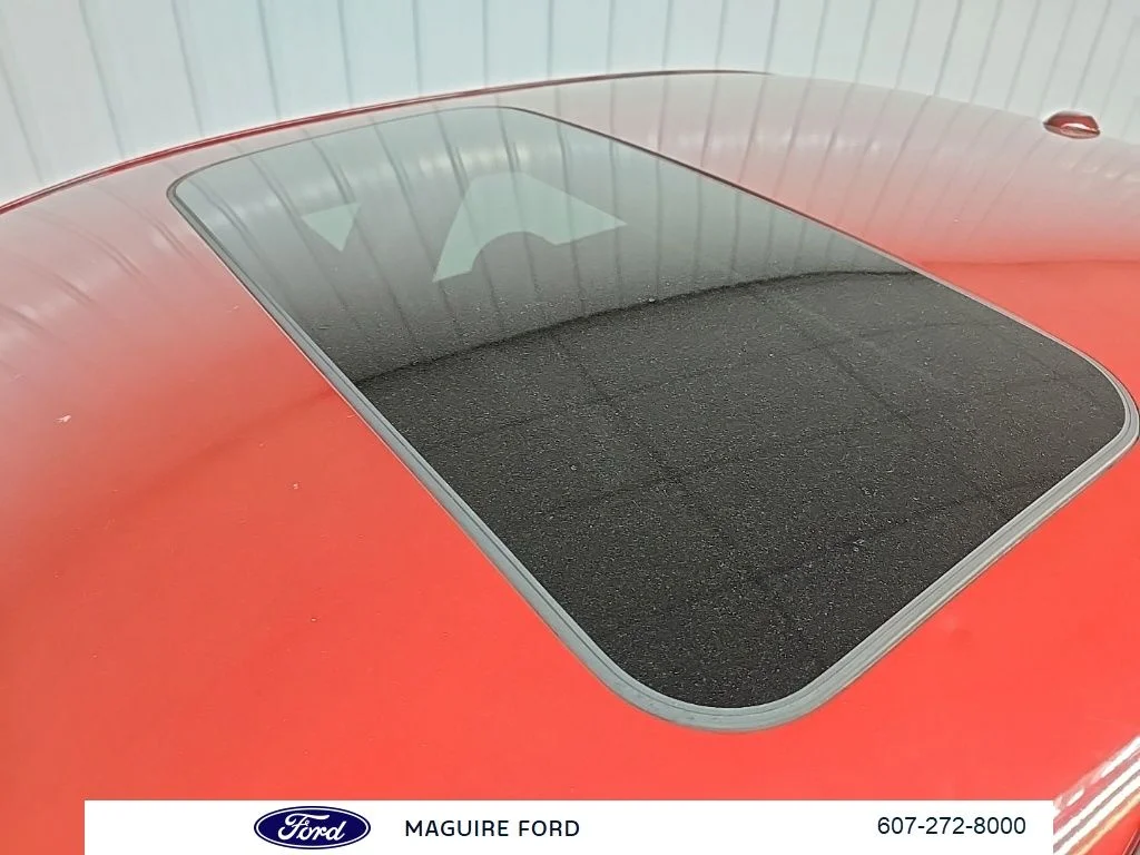 Used 2015 Red Nissan 3.5 SL image 11