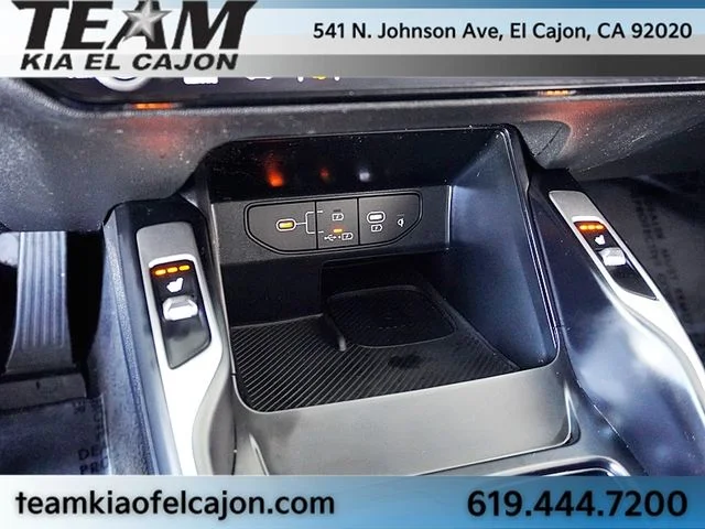 Used 2024 Black Kia X-Line EX image 33