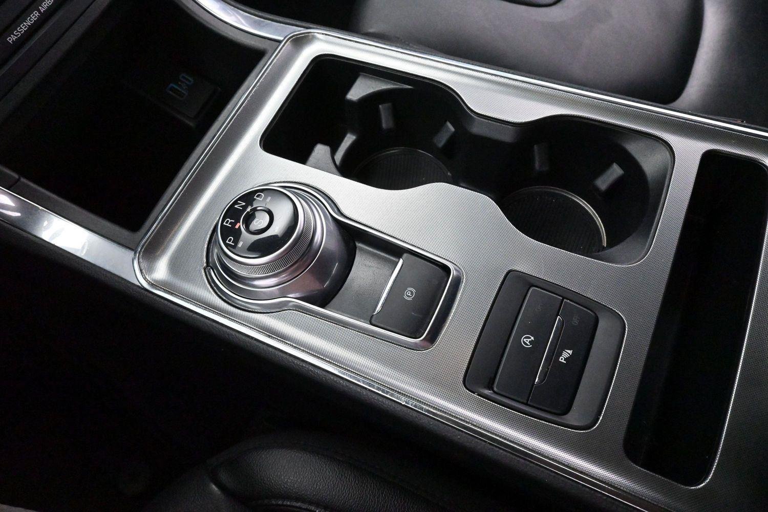 Used 2022 Iconic Silver Ford Titanium image 29