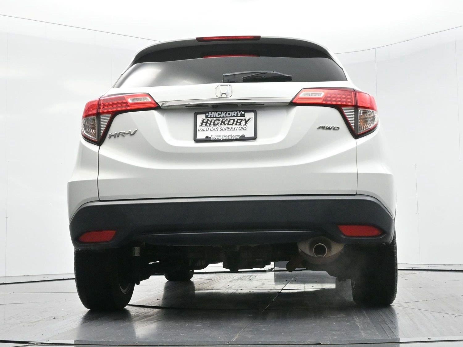 Used 2022 Platinum White Pearl Honda EX-L image 43