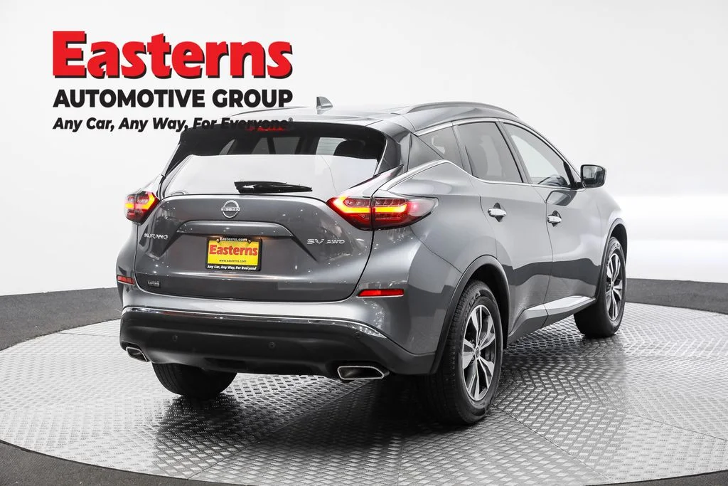Used 2023 Gray Nissan SV image 5