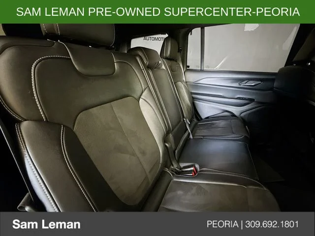 Used 2023 Black Jeep Altitude image 26