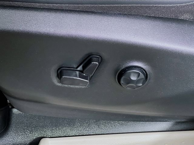 2024 Chrysler Pacifica Touring L - Photo 11