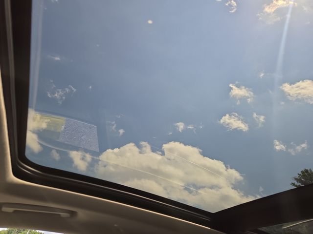 Used 2015 White Platinum Clearcoat Metallic Ford SEL image 8