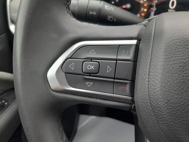 Used 2024 Silver Jeep Latitude image 14