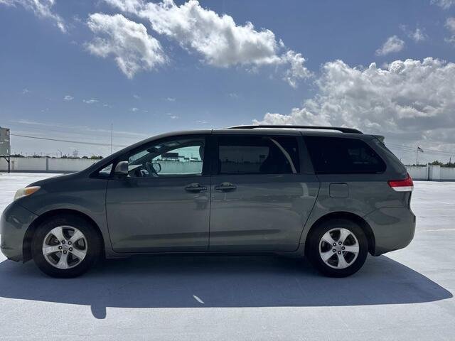 Used 2014 Cypress Pearl Toyota LE image 11