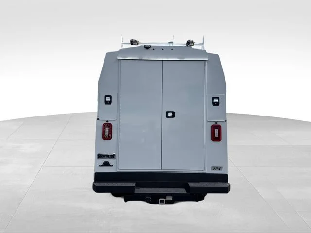 New 2026 Summit White Chevrolet 1WT image 4