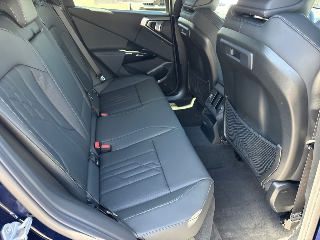 New 2026 Tanzanite Blue II Metallic BMW 30 xDrive image 16