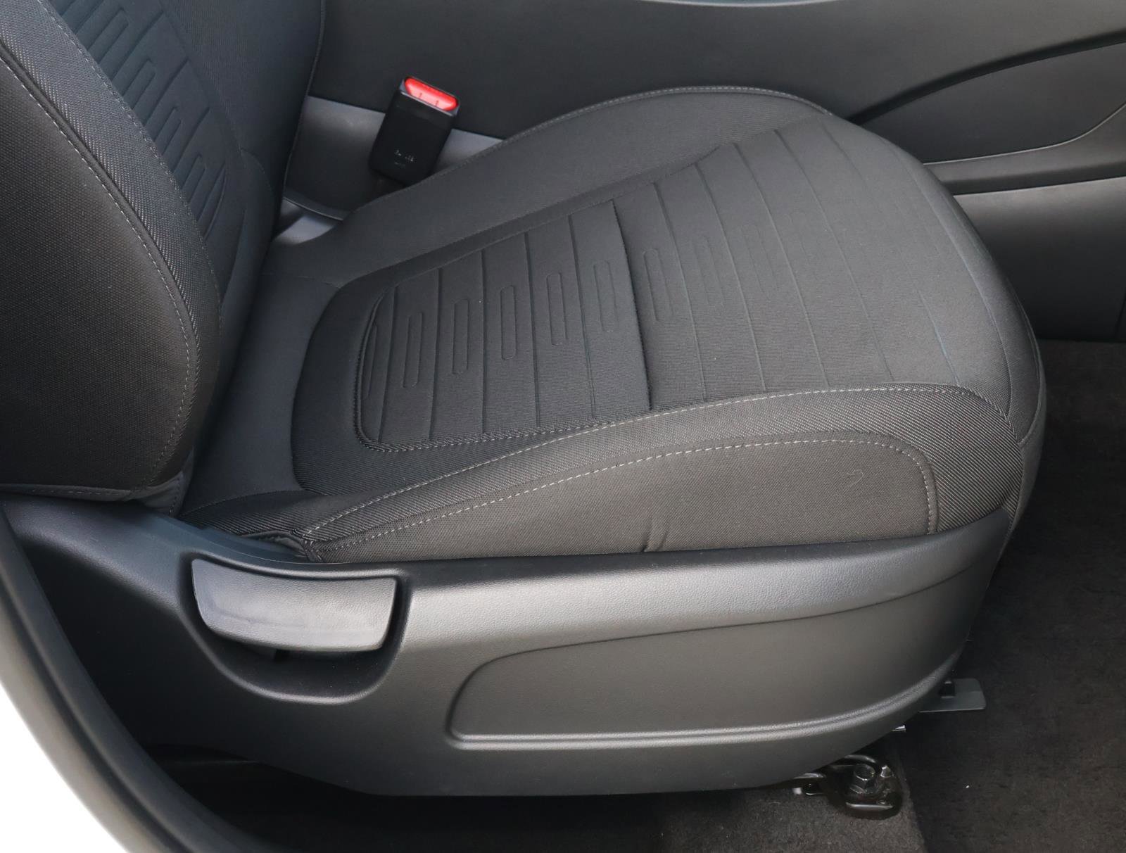 2026 Hyundai Santa Cruz SE - Photo 18