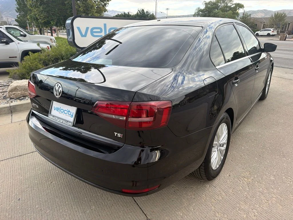 Used 2017 Black Volkswagen 1.4T S image 7