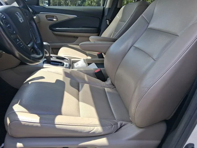 Used 2019  Honda RTL-T image 3