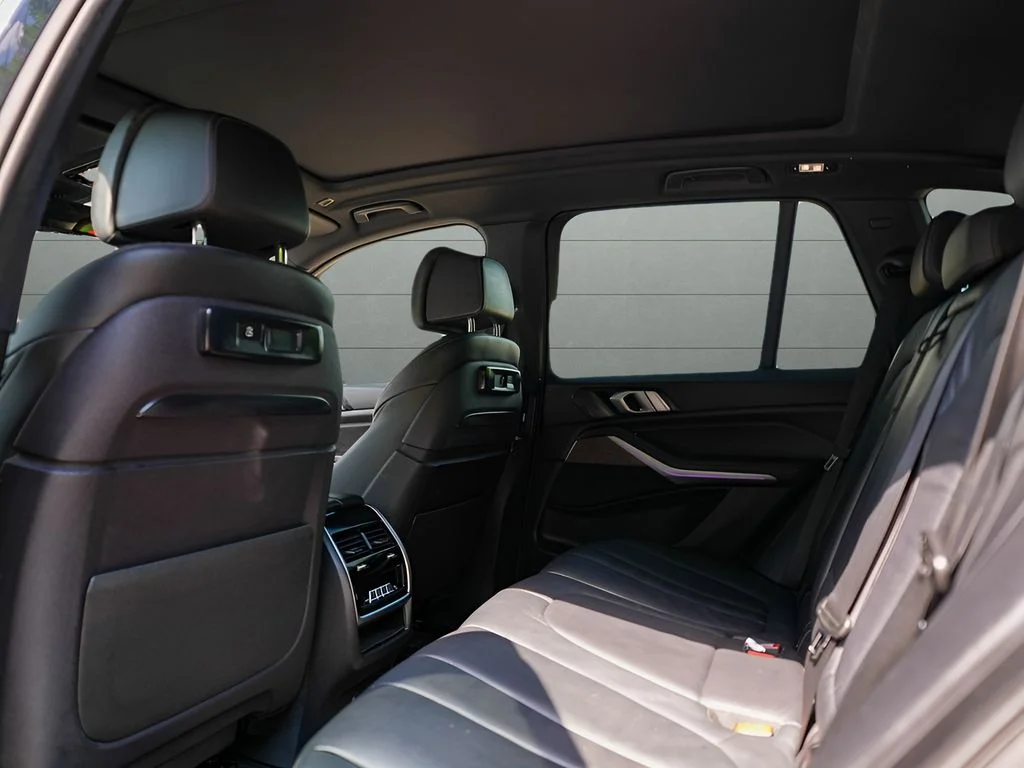 Used 2019 Gray BMW xDrive40i image 45