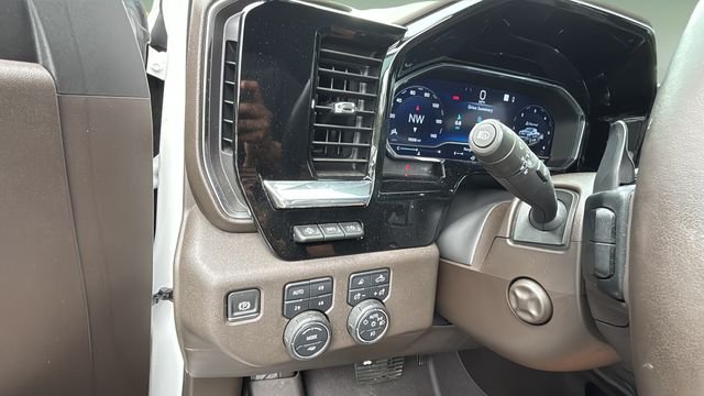 Used 2025 White Chevrolet LTZ image 22