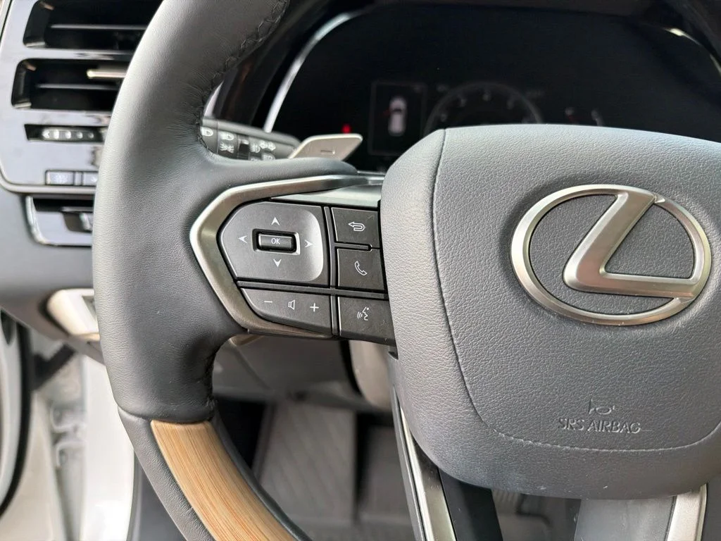 Used 2023 White Lexus 350 Premium image 10