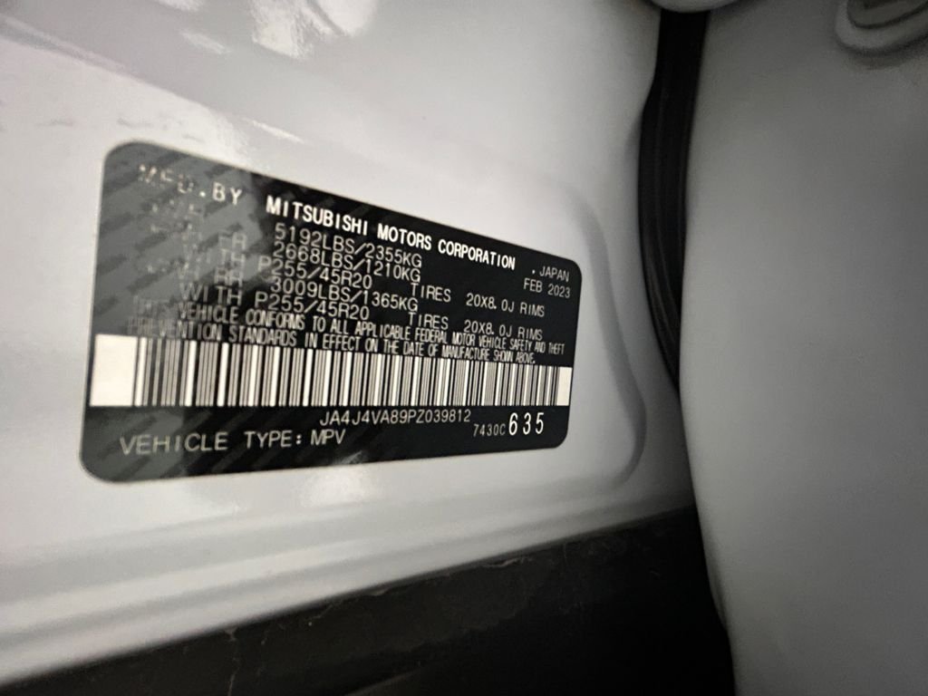 Used 2023 White Mitsubishi SEL image 20
