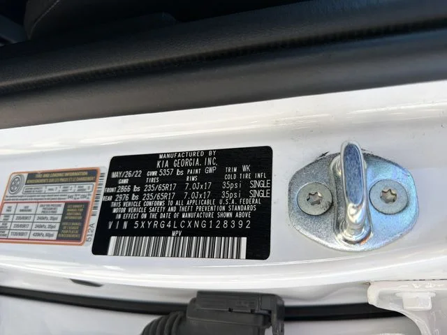 Used 2022 White Kia LX image 33