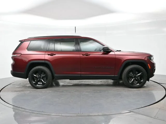 Used 2021 Velvet Red Pearlc Jeep Altitude image 8