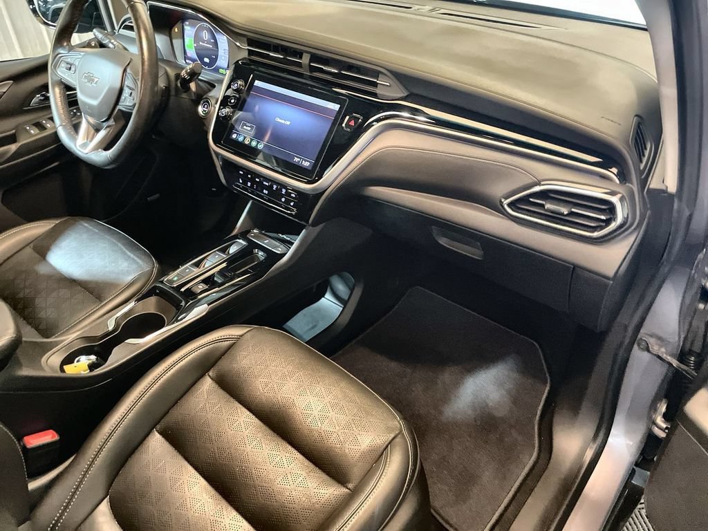 Used 2022 GRAY GHOST METALLIC Chevrolet 2LT image 27