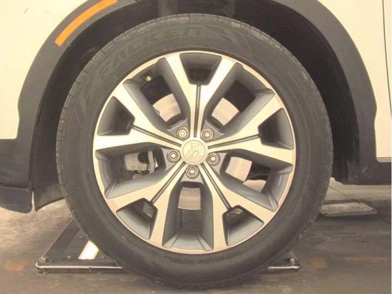 Used 2020 Hyper White Hyundai SEL image 16