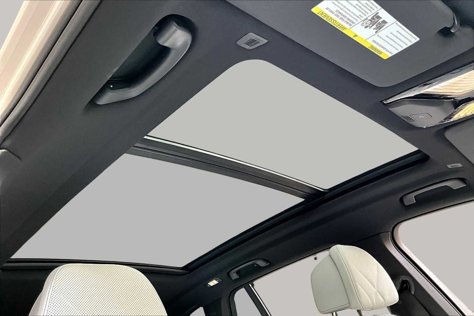 Used 2026 Alpine White BMW sDrive40i image 18