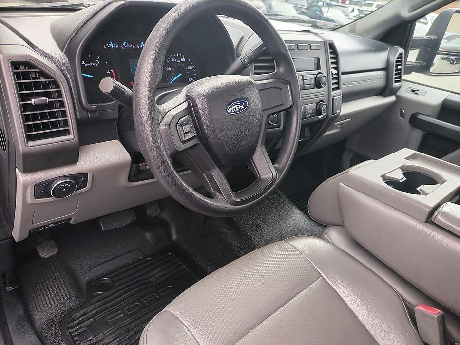 Used 2019 OXFORD WHITE Ford XL image 15